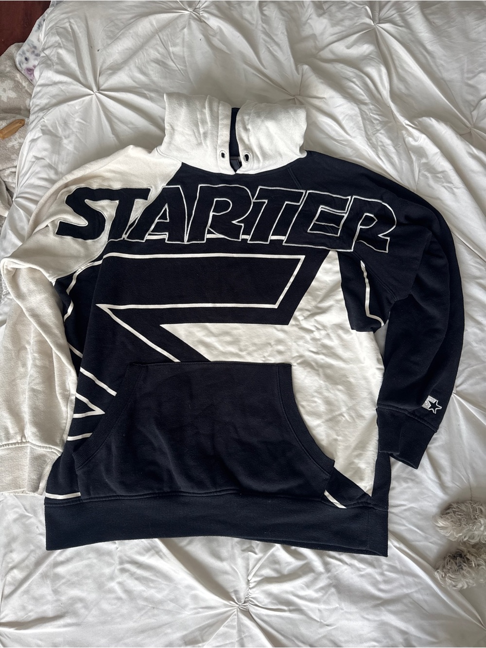 STARTER Black and White Turtleneck Logo Pullover Sweater